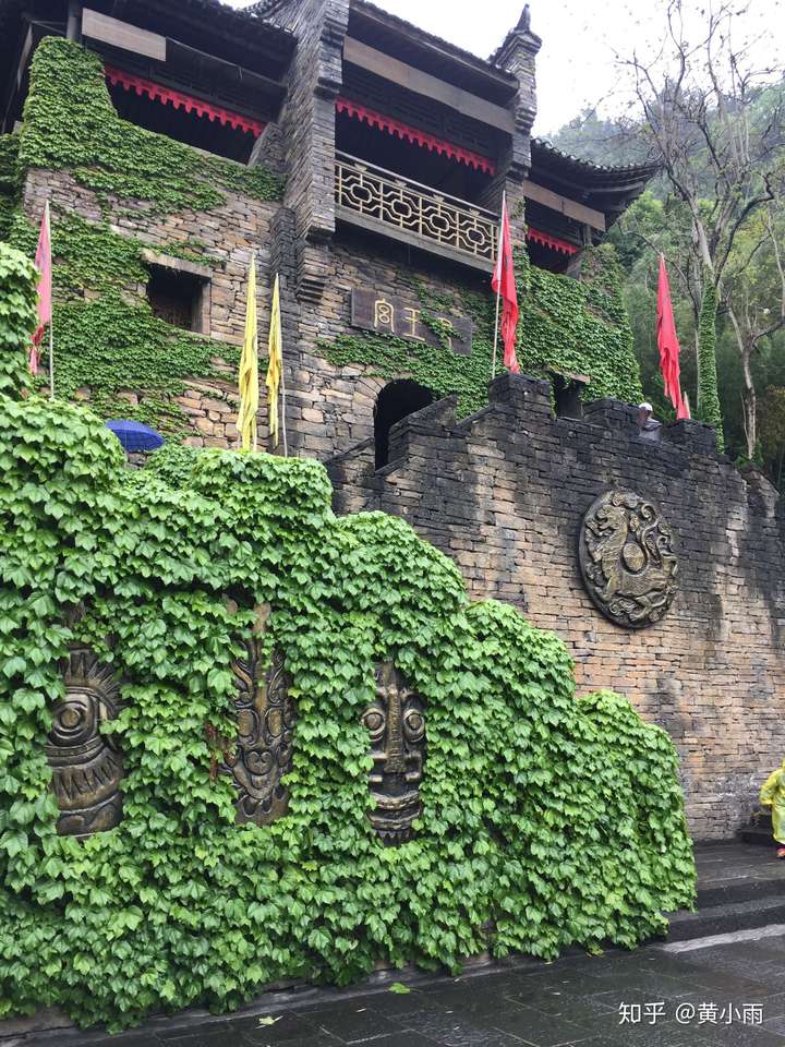 是人生 《三峡》 郦道元(南北朝) 自三峡七百里中,两岸连山,略无阙处