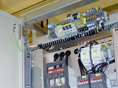 电箱柜门是否必须接地?