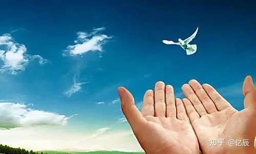 未来的两年感觉会过得很痛苦,对两年之后的生活充满希望,两年会过的