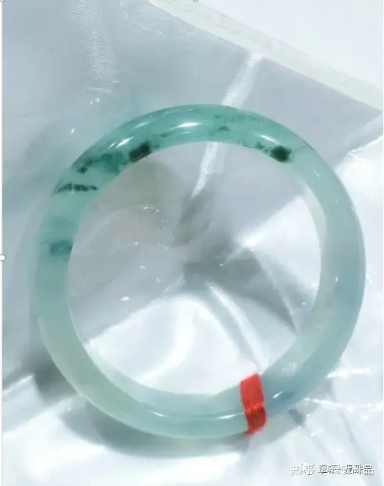 翠轩一品-翡翠手镯款式详解以及佩戴宜忌