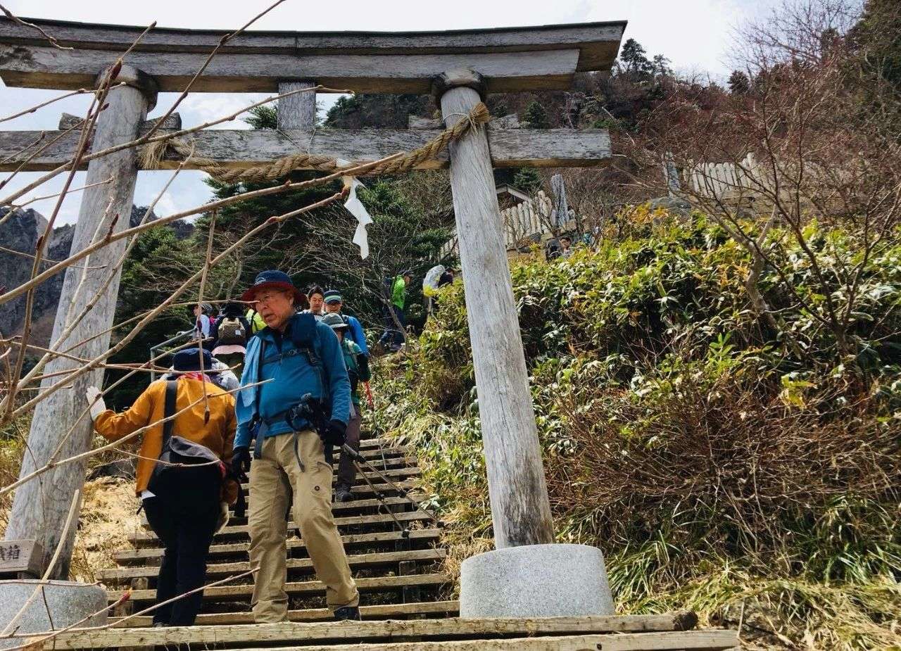 西日本最高处 恐怖的岩锁宗教信仰试炼 知乎