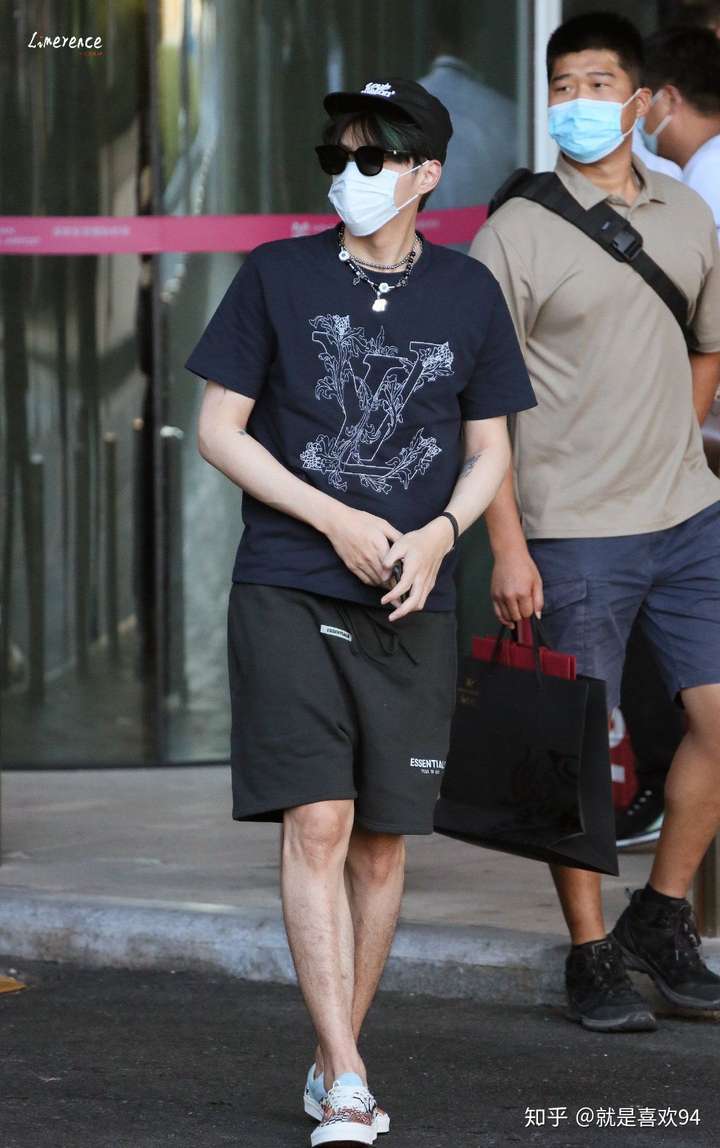 如何看待吴亦凡在时代我中说所有人都是孤独的