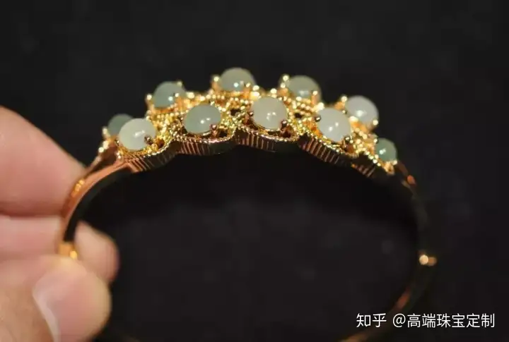 K金与翡翠如何搭配更好看？如何保养K金镶嵌翡翠？ 