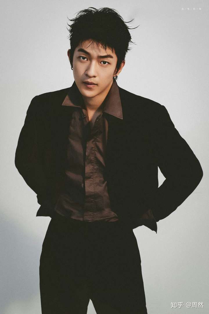 你认为屈楚萧最动人的照片是哪一张?