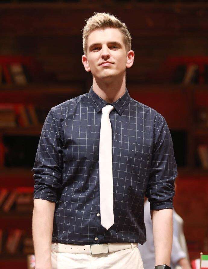 如何评价非正式会谈常驻嘉宾贝乐泰