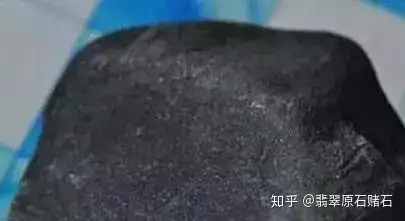 最全15种翡翠原石皮壳知识，翡翠原石图片文字释全！