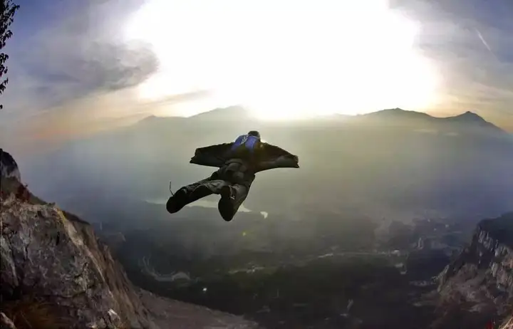 世间哪有那么多天才还不都是孤独地翻山越岭