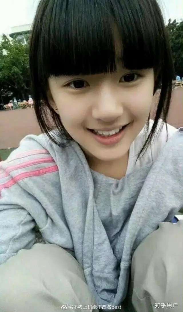 93紫龙 的想法: 赵露思曾经在学生时代,因为一张照片火遍… - 知乎