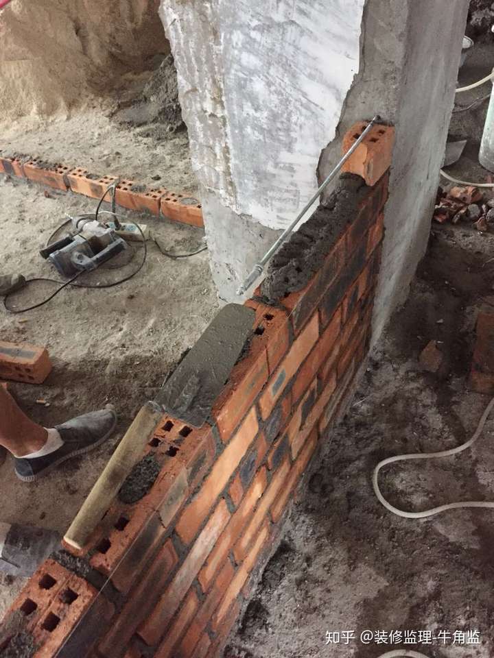有个小区装修的出现问题为什么剪力墙与砖墙交接处装修完的逆袭会出现