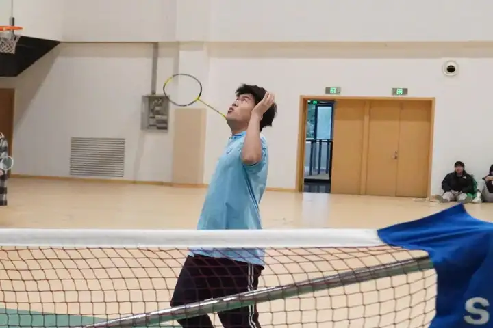 浙江省广播电视中等专业学校第二届“青春杯”羽毛球赛热力开大！(图1)