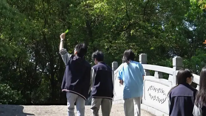 【活力校园】拓染自然 印刻春光 | 我校塘栖校区组织植物拓染活动!