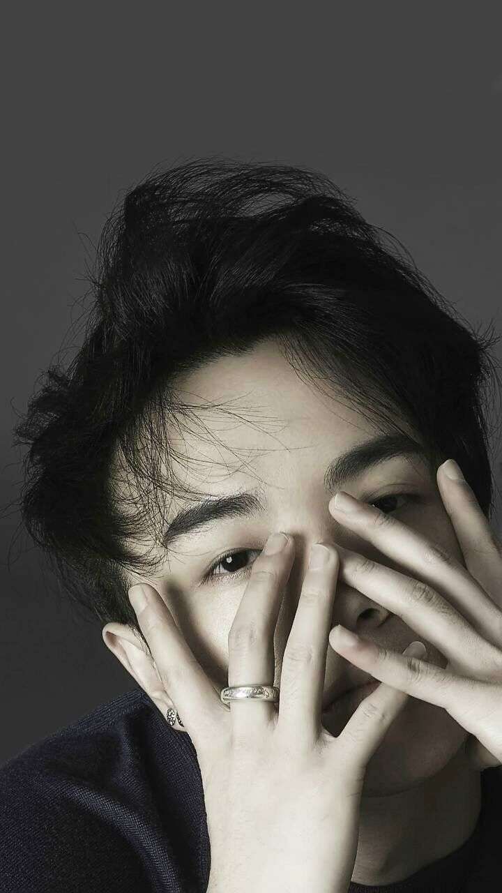 华晨宇的眼睛好看在哪里?为什么那么勾人?