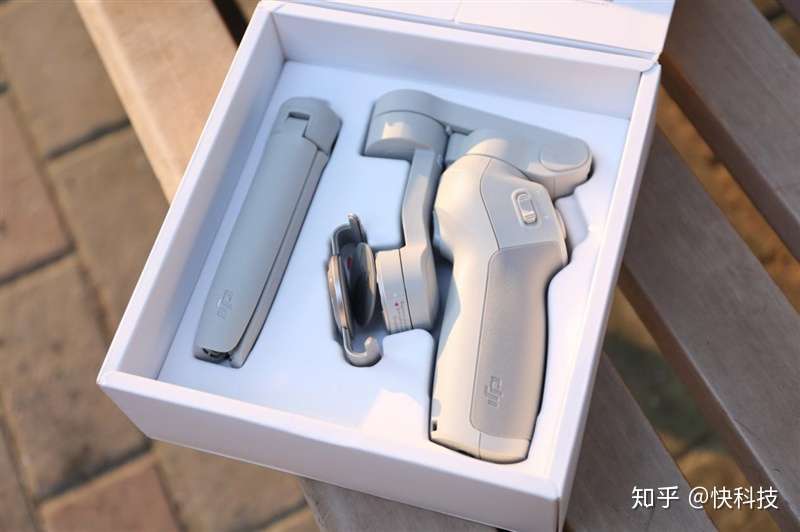 磁铁实现快拆心愿大疆云台DJI OM 4评测:摄影小白能成铁手- 知乎 磁铁实现快拆心愿大疆云台DJI OM 4评测:摄影小白能成铁手- 知乎