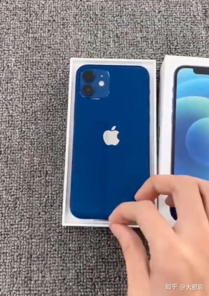 与官网配色不同 蓝色款iphone 12被吐槽 现已多次反转 知乎