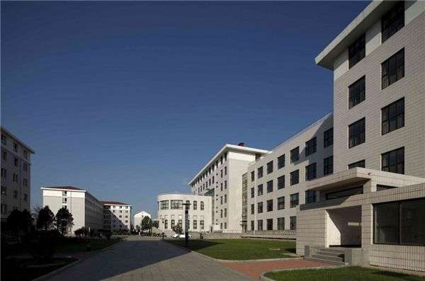 我上学,从北京市最东北的郊区密云来到了海淀上地,来到了北京城市学院