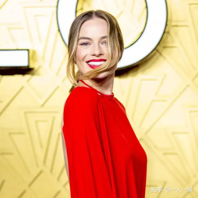 Margot Robbie looks completely different in rare unearthed