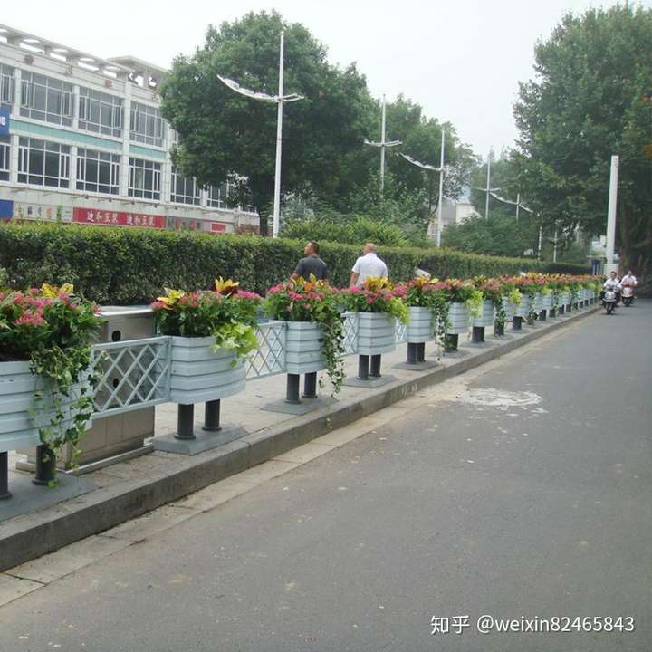 道路隔離花箱護欄的發展歷程