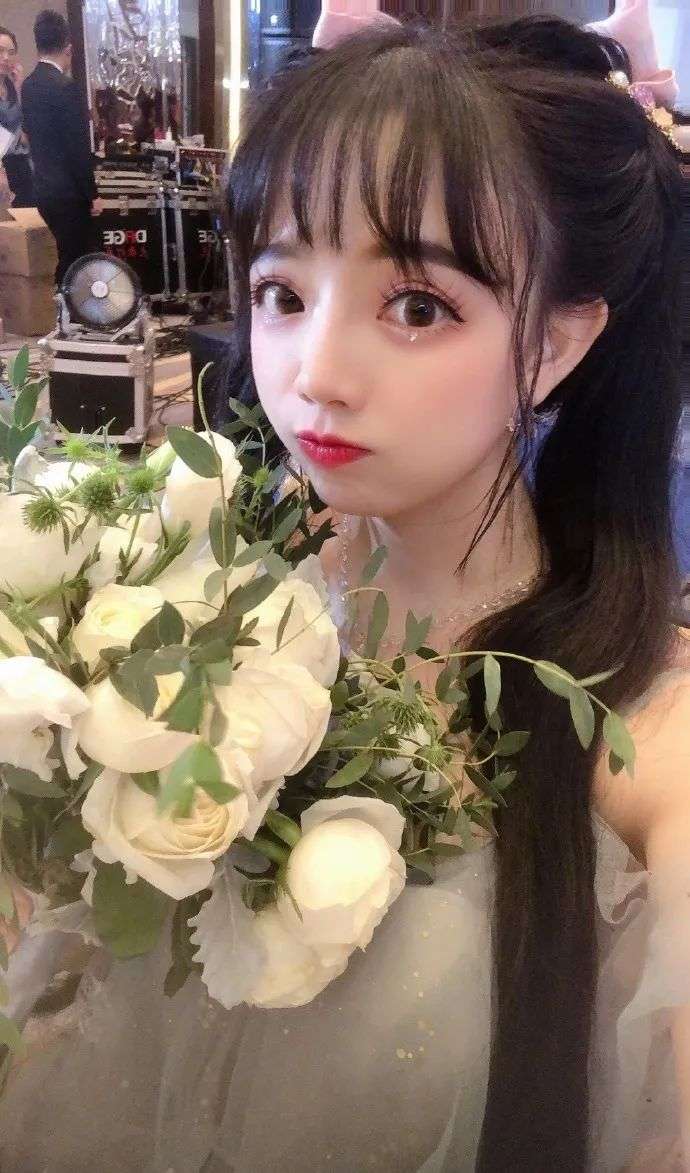 这就是第一萝莉王奕萌新作p图太过眼睛吓到水友