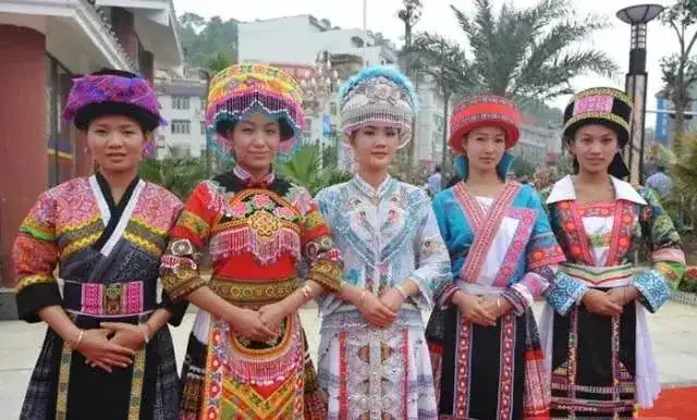 中国56个民族服饰大全 惊艳了我的中华大地 知乎