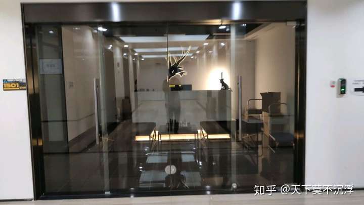 如何看待鹰角网络《明日方舟》测试在即,散爆网络内部的发文激励?