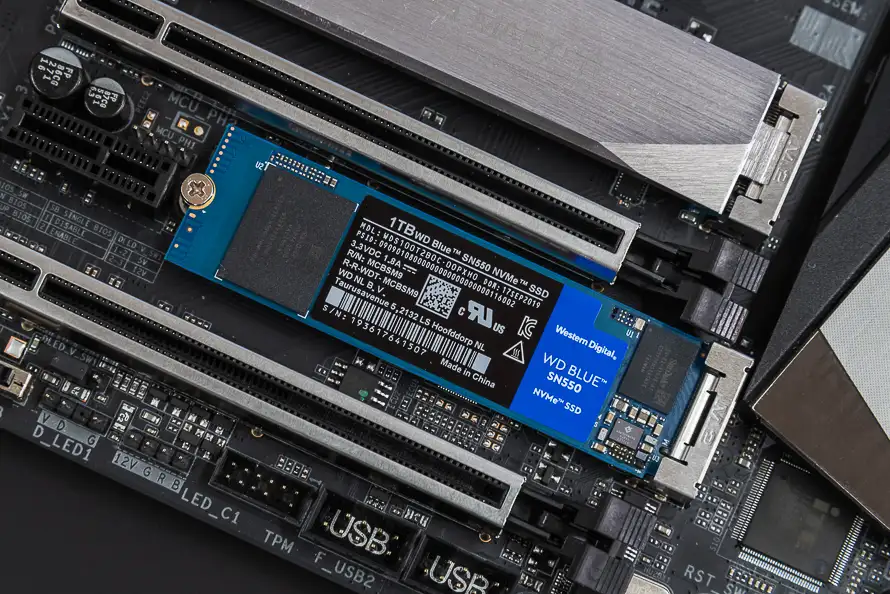 西数WD Blue SN550 NVMe SSD评测：原厂芯片、性能提升高达42% - 知乎