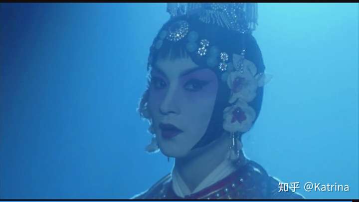 《霸王别姬》中,段小楼爱程蝶衣吗?(深析)?