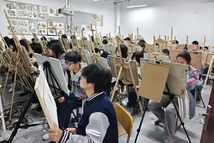 【活力校园】执笔逐梦不倦 乘风万里可期 | 计算机应用专业2505班级风采展(图3) 【活力校园】执笔逐梦不倦 乘风万里可期 | 计算机应用专业2505班级风采展(图3)