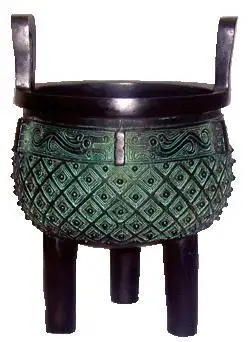 但植物花草却很少见……双羊尊,商晚期,现藏于大英博物馆妇好青铜鸮尊