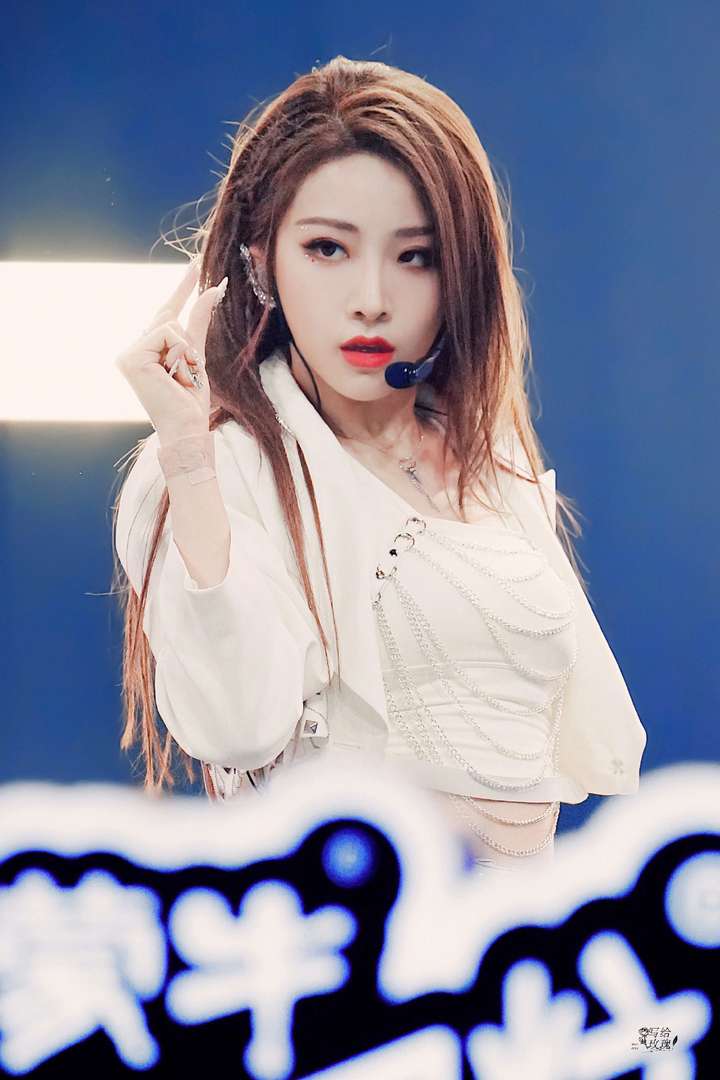 很想问喻言的粉丝是怎么在知道她的那些黑料后继续粉她的?