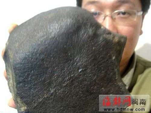 是农民拾到的 2,北京天文馆张宝林 多次出面希望该农民能 捐赠陨石