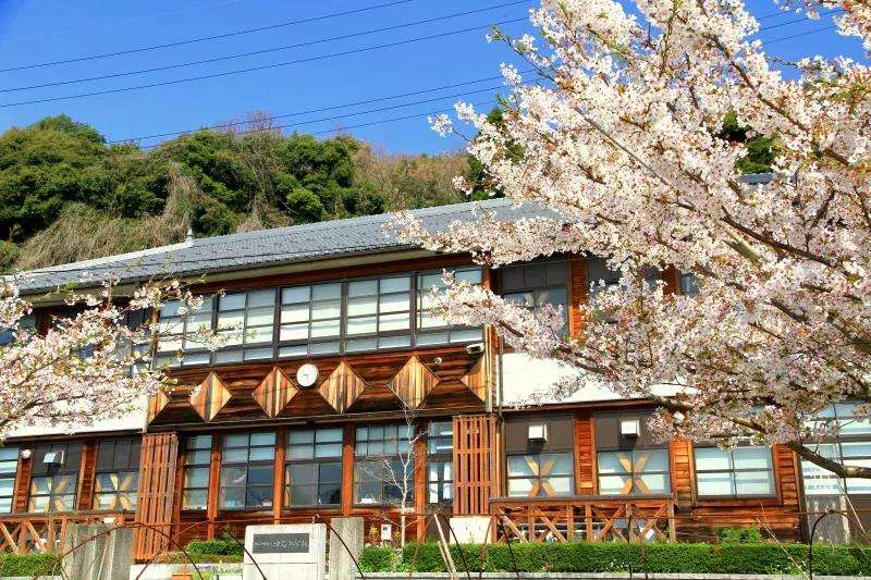 中日最穷小学对比 看完之后才知道差距这么大 知乎