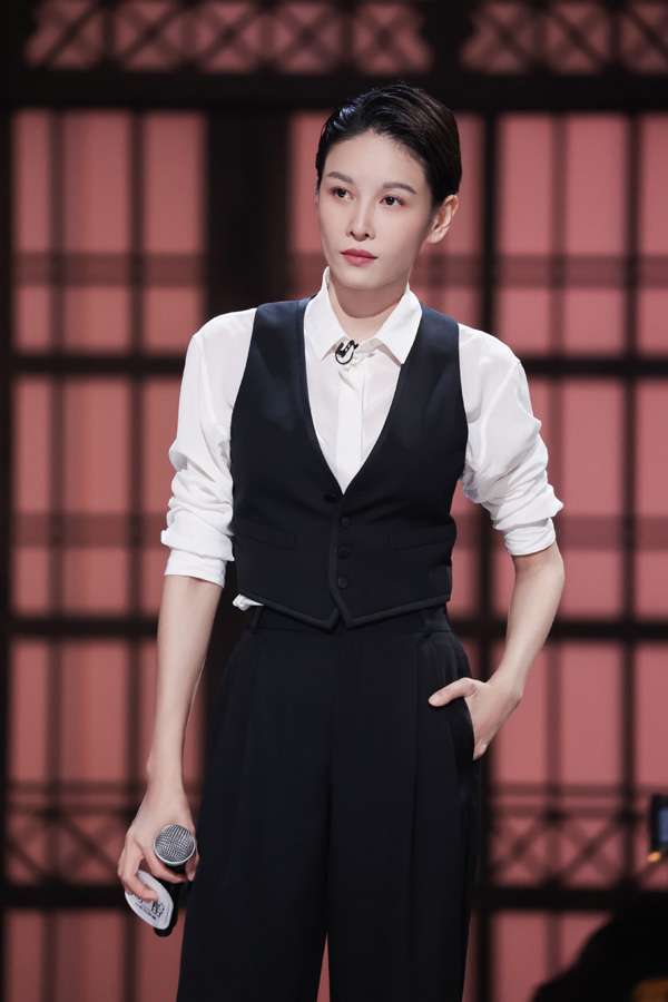 《听姐说》应采儿霸气回怼网络恶评 阚清子叫张蓝心"老公"