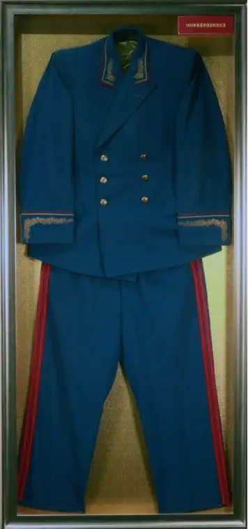 开国中将秦基伟的礼服见证老首长一生的革命功绩