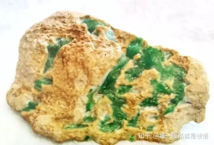 翡翠原石的特征，性质，怎样分辨原石出自哪些场口