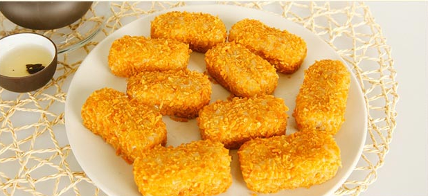 红豆馅,雪椰丝与糯米的美味碰撞,吃起来香甜软绵,甜而不腻.