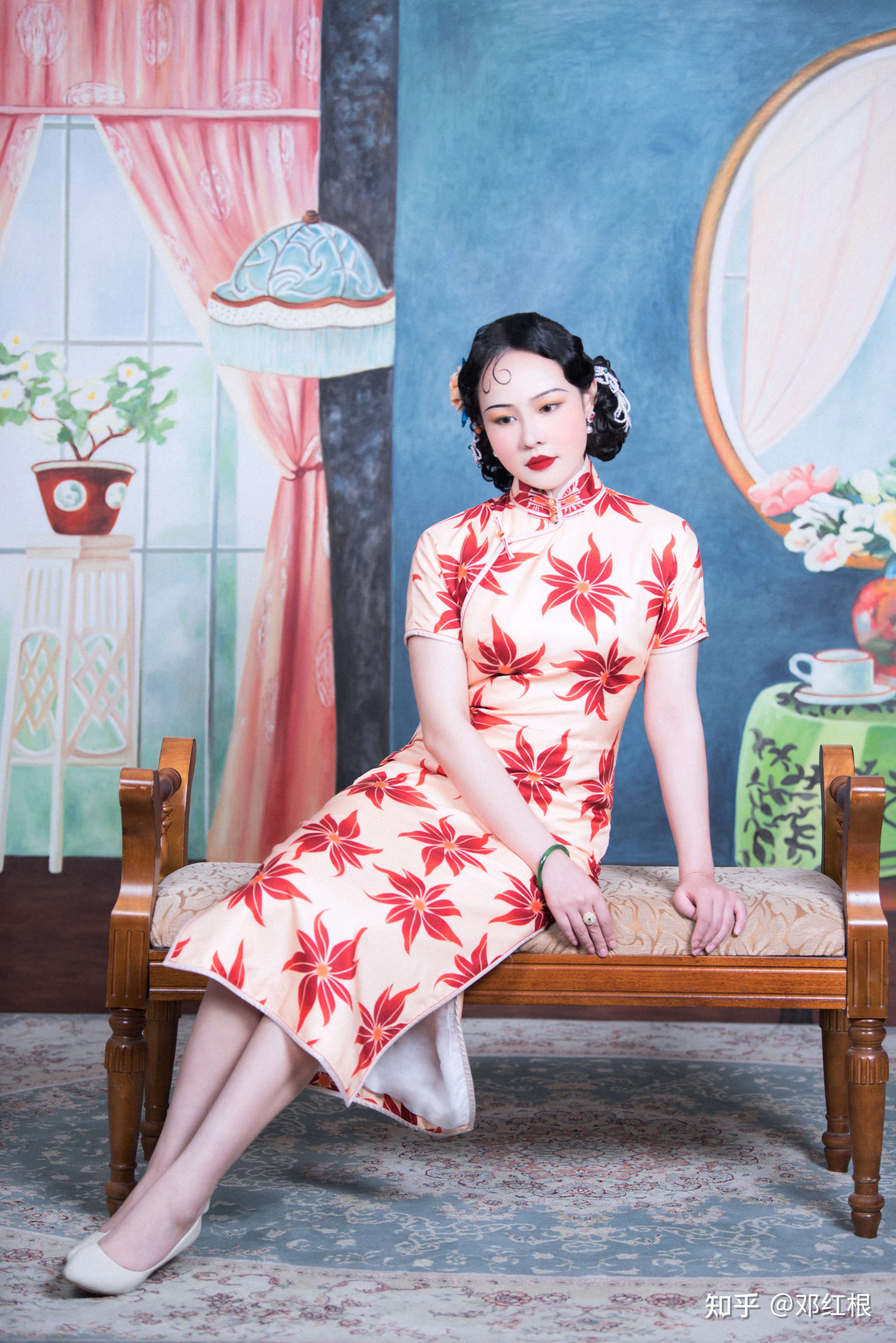 邓红根 的想法: 小姐姐穿曾经惊艳过时光的月份牌旗袍可真… - 知乎