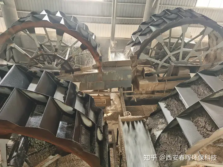 奔走相告（好品质 看得见的成语）好品质 看得见的句子，(图2)