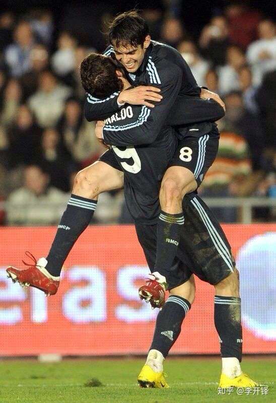 如何评价c罗与卡卡的关系