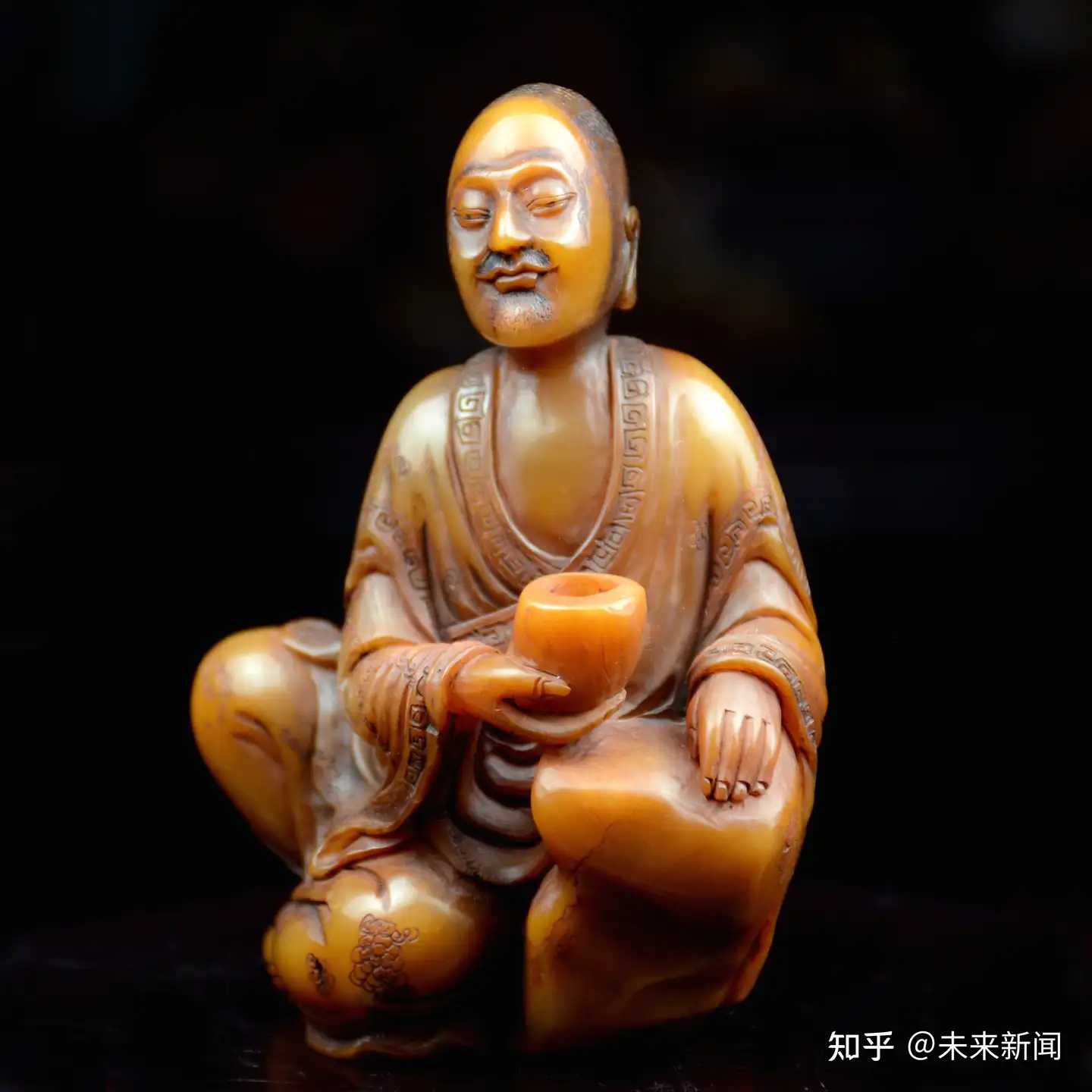 全球首次！寿山石收藏家黄坚展出清代早期寿山石雕作品《十八罗汉 