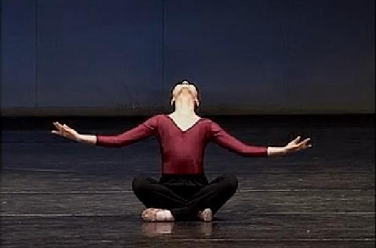 的一个侧面动作示范:【舞蹈教学】16 提沉 含腆 中国古典舞身韵实用