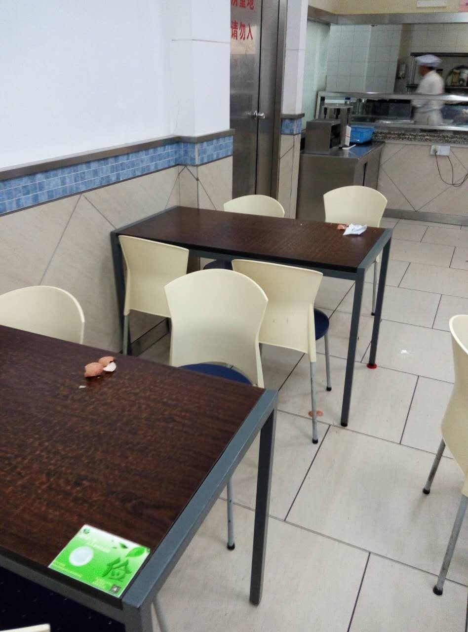 同济大学女生食堂吃早饭,为什么喜欢把鸡蛋皮