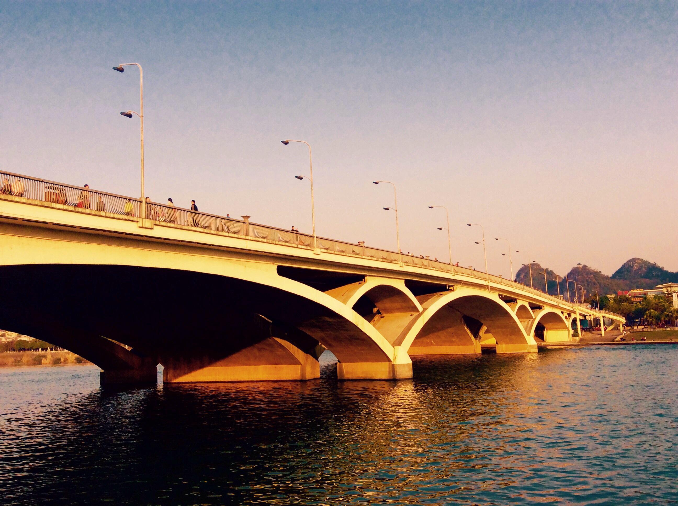 去桂林阳朔玩,不考虑跟团、不考虑时间,怎么玩