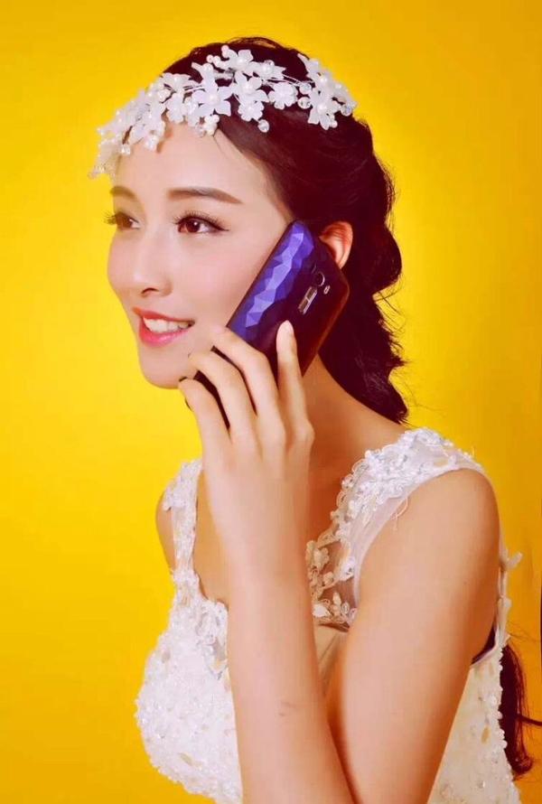 好像这个是xx手机校园代言人.