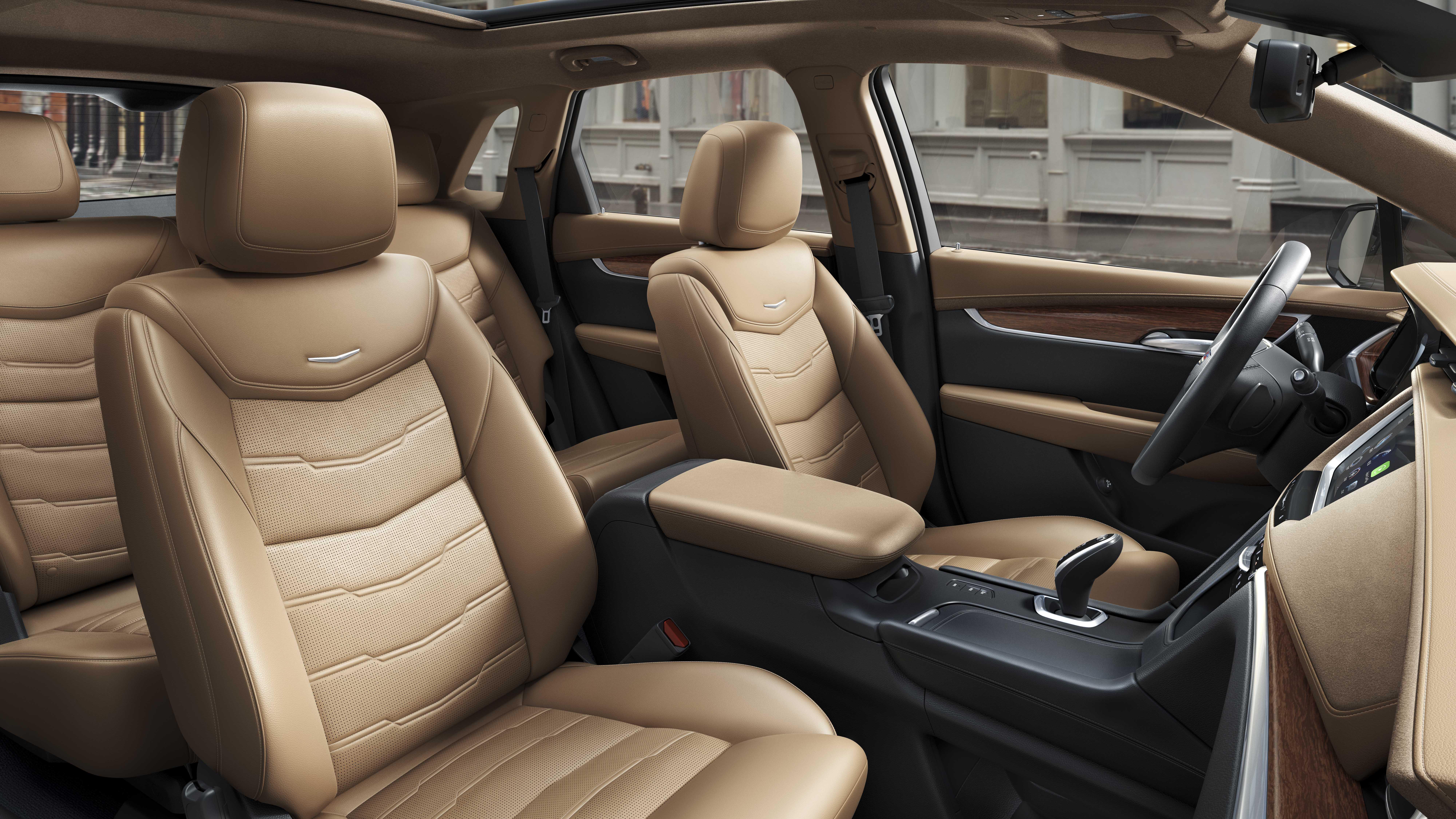 最大可拓展到1634l的后备箱空间,使凯迪拉克xt5的实用性也非常不错