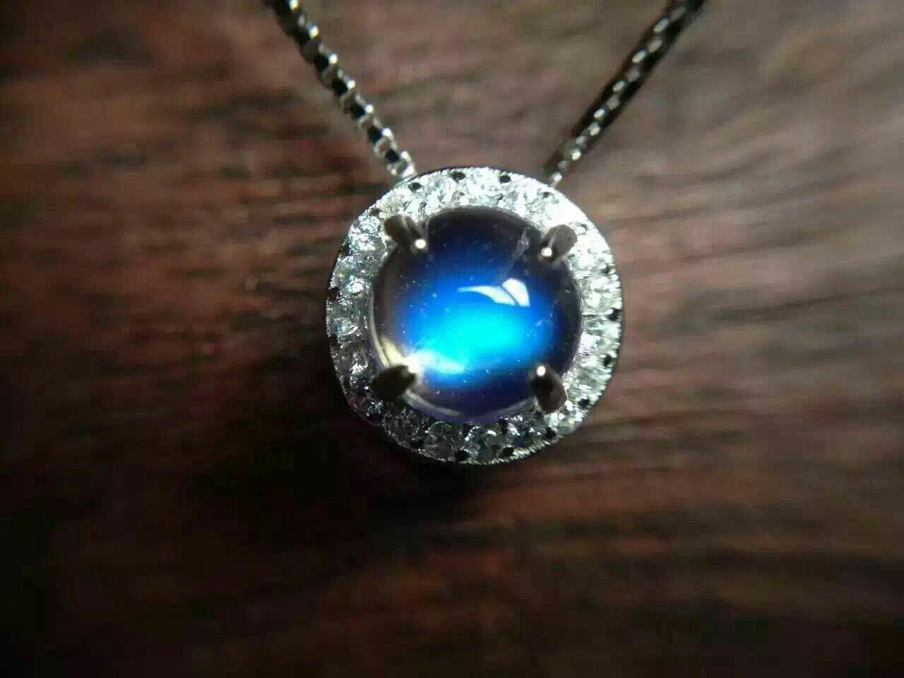 月光石爱上月光之石白月云光