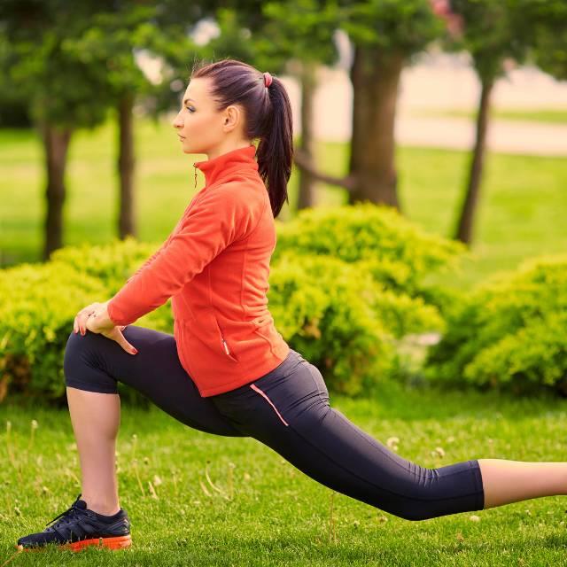 运动前热身就好,盲目拉伸可能增加受伤风险(多图)