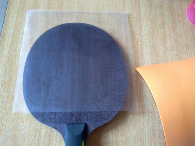 为何乒乓球拍胶水是在完全干燥后进行粘接? -