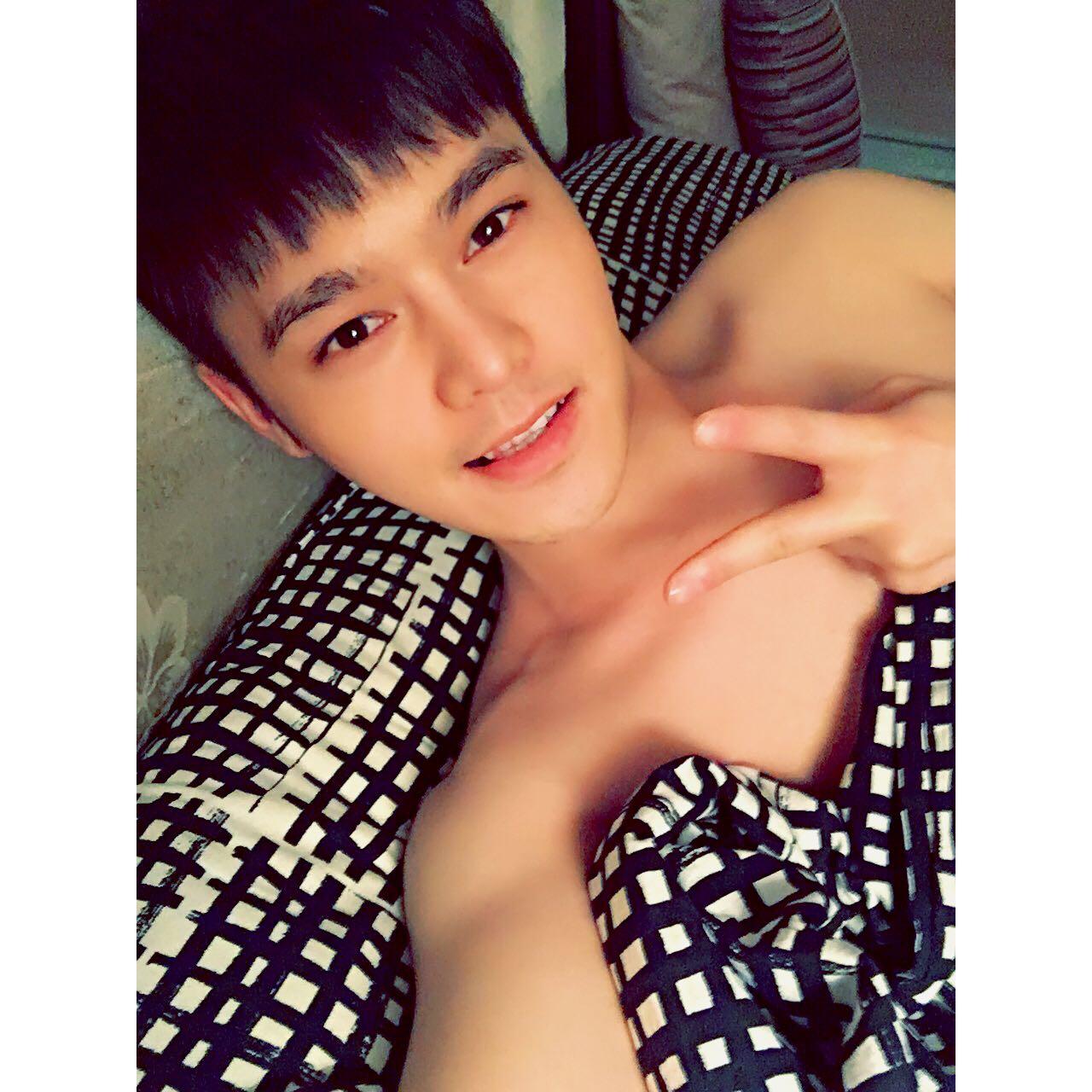 小受长的好看被许多小攻追是什么感受?