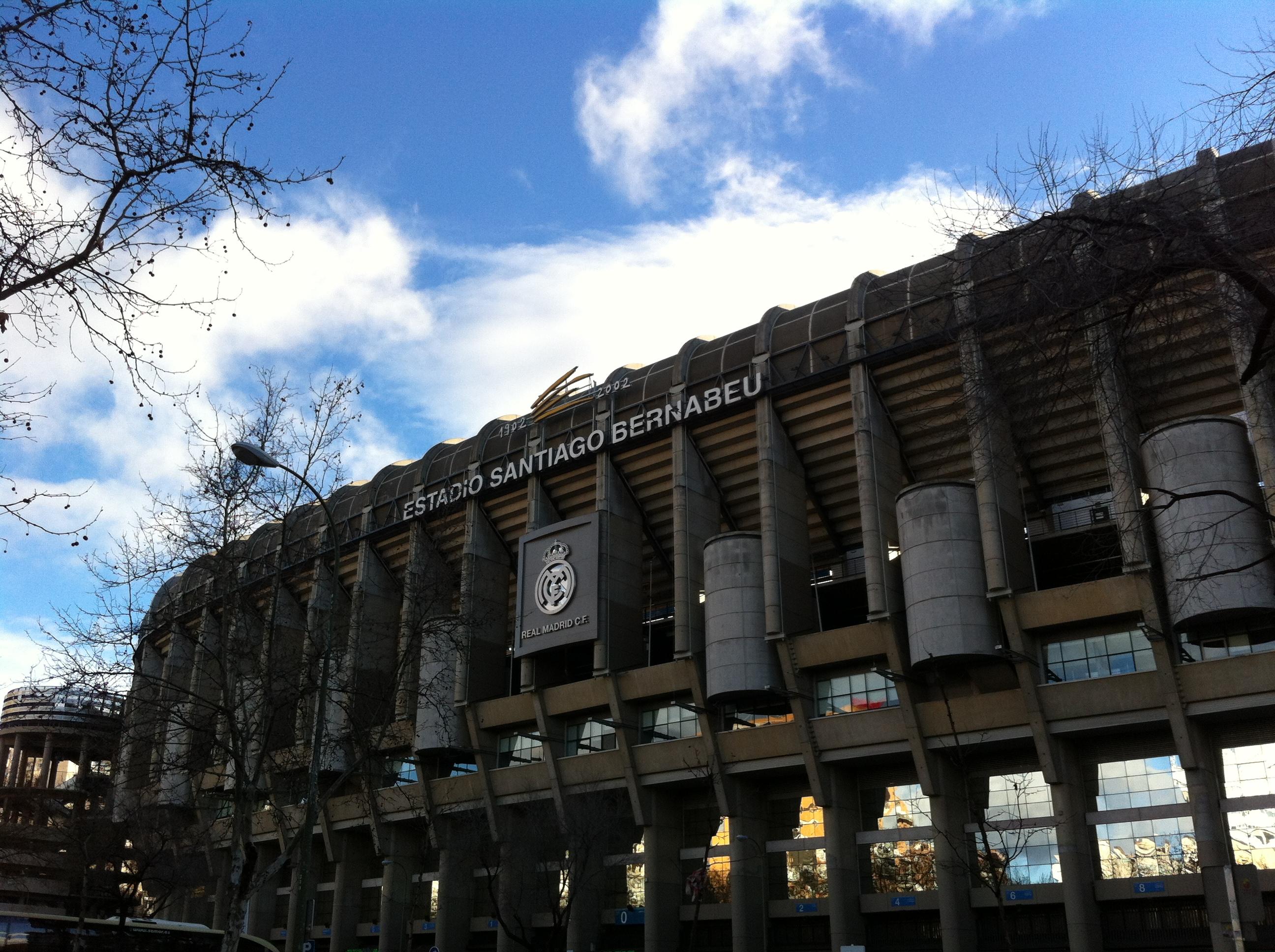 皇马球迷去伯纳乌看球赛是一种怎样的体验?