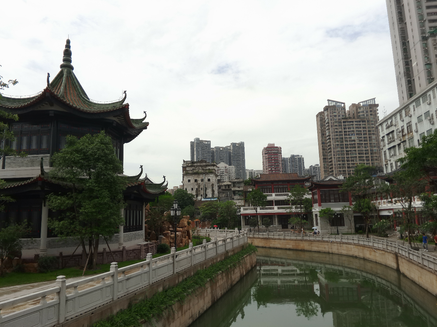 六月末七月初想和同学去广州旅游,大概一周多